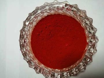 Chiny CAS 20749-68-2 Barwniki i pigmenty rozpuszczalnikowe Czerwony 135 Do przedmieszki / Barwnika rozpuszczalnikowego dostawca